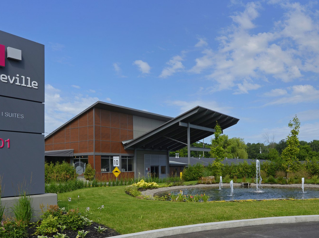 拉瓦尔酒店住宿-Le Fabreville Motel et Suites