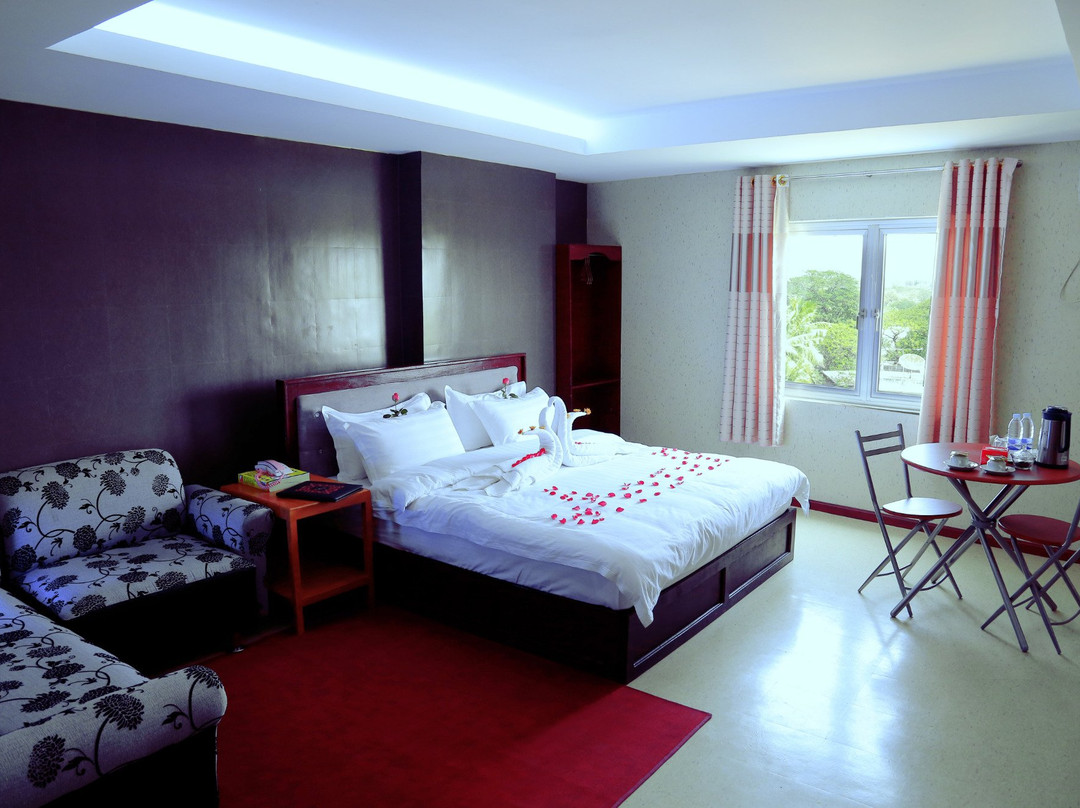 King & Queen Hotel
