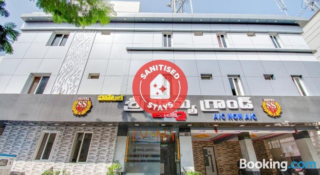 OYO 69992 Sri Sowmya Grand