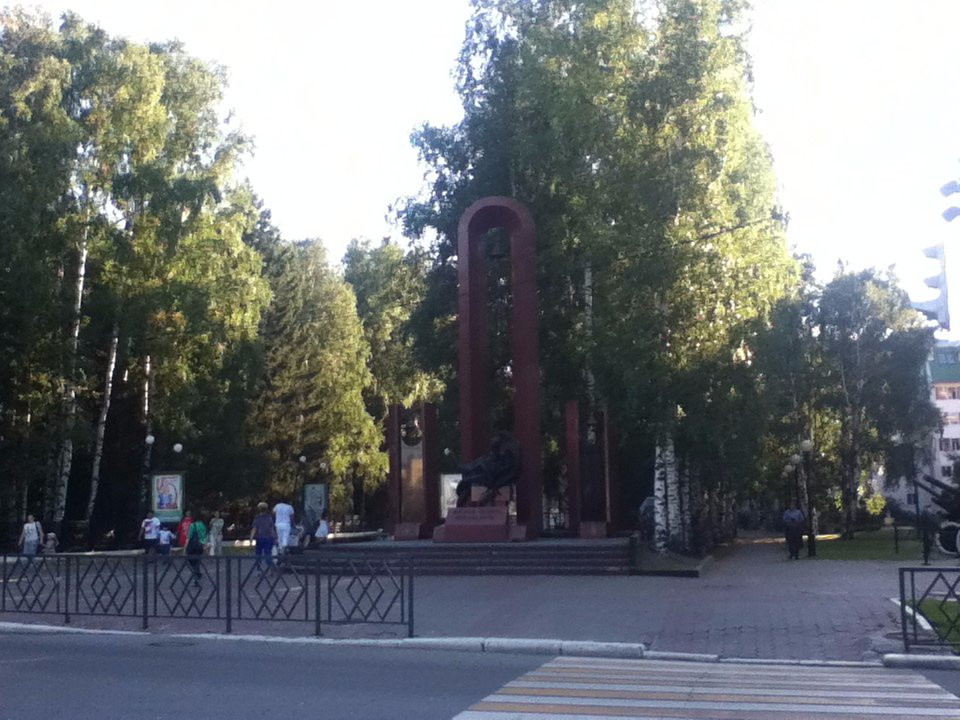 Monument Eternal Memory to the Soldiers of Yugra景点图片