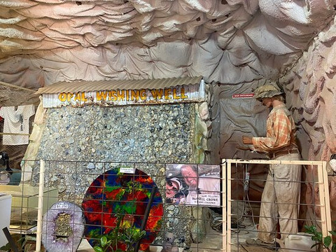 The Opal Cave-Lightning Ridge必去景点