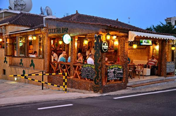 提斯里菲旅游景点-Traffic Bar