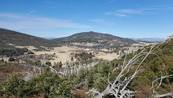 Stonewall Peak Trail景点图片