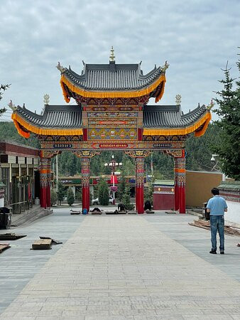 米拉日巴佛阁-合作市必去景点