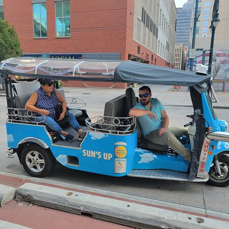 eTuk Ride-丹佛必去景点