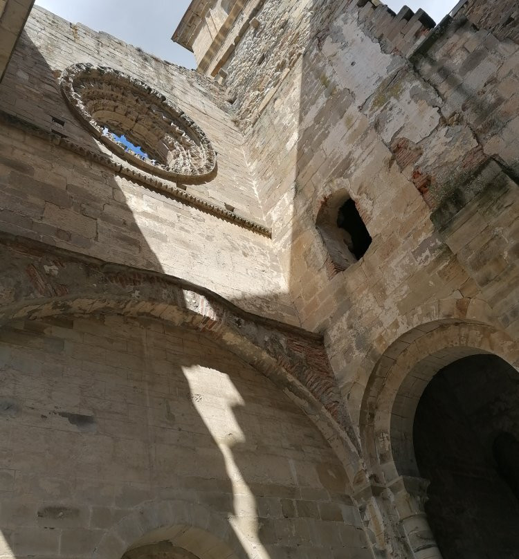 Monasterio de Santa María de Carracedo景点图片