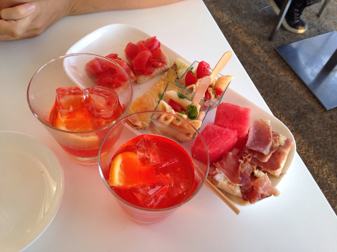 Il Pontile Sul Mare Wine Bar
