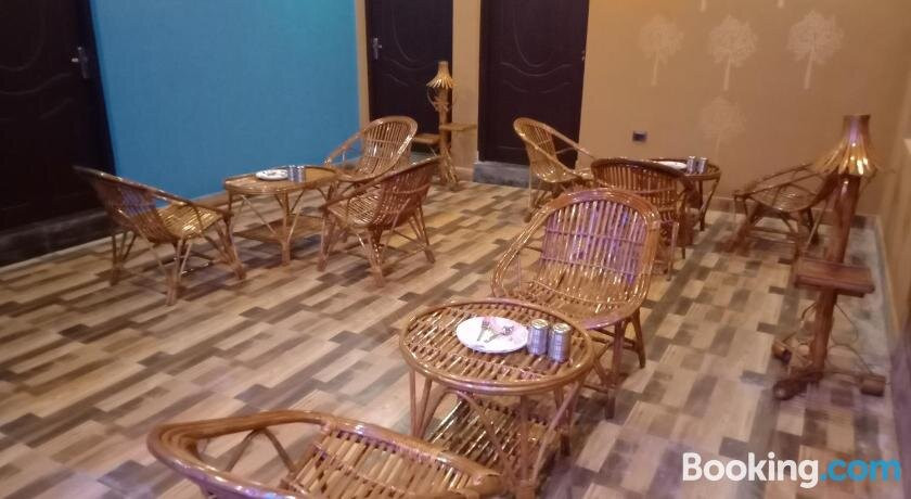 Nighut Hotel And Restaurant主图