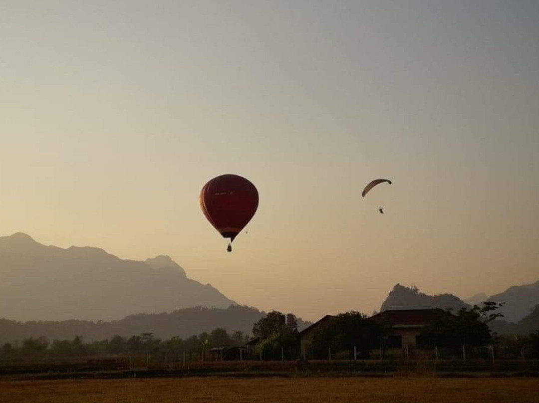 VangVieng Paramotor Center & Pilot's Cafe-旺阳必去景点