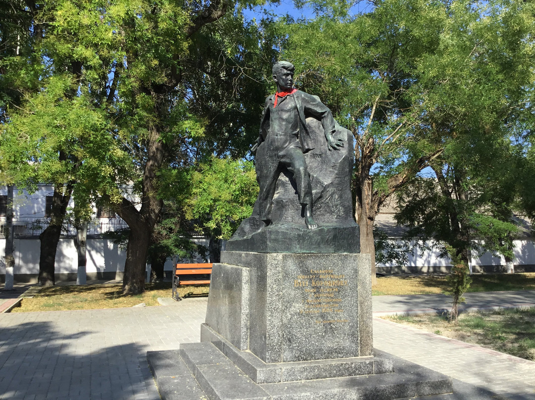 Monument to Vitya Korobkov-Feodosia必去景点