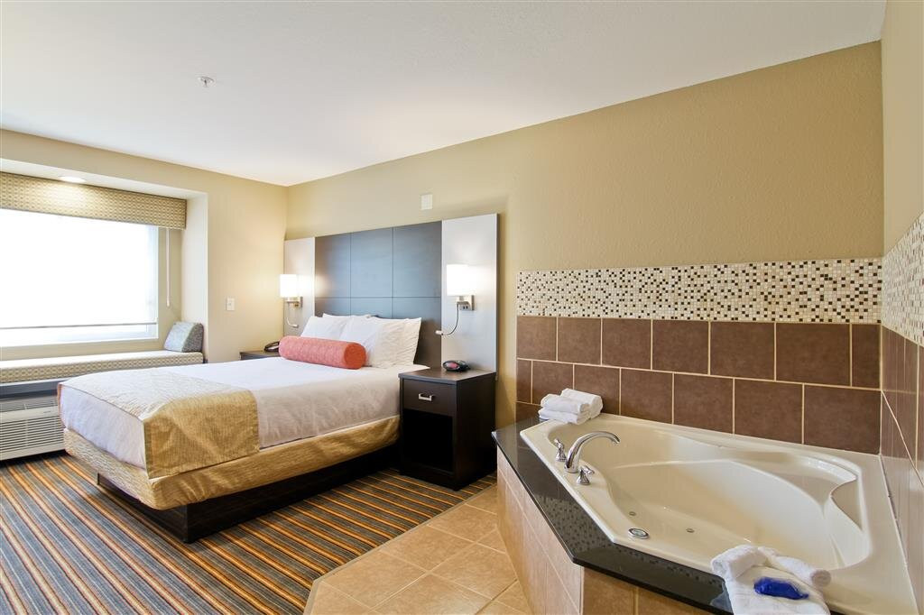 Best Western Plus Woodstock Inn & Suites主图