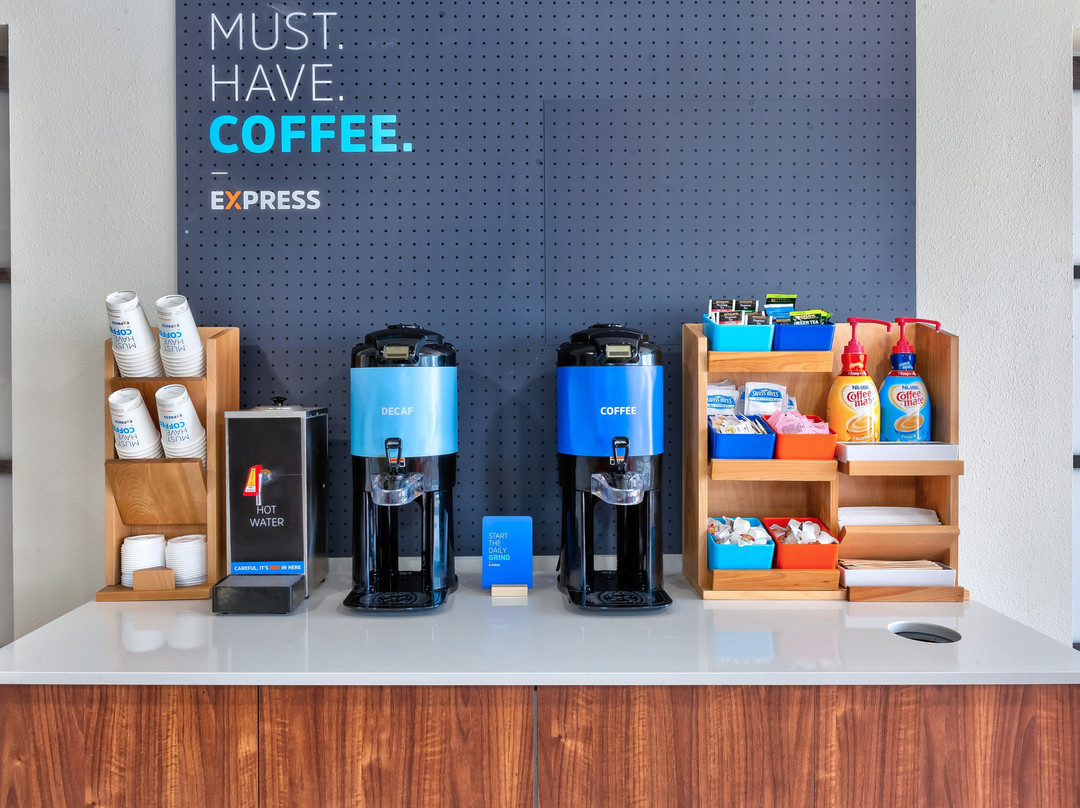 Holiday Inn Express & Suites Three Rivers by IHG主图