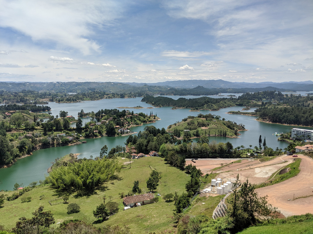 Statue of Don Luis Eduardo Villegas Lopez-Guatape必去景点