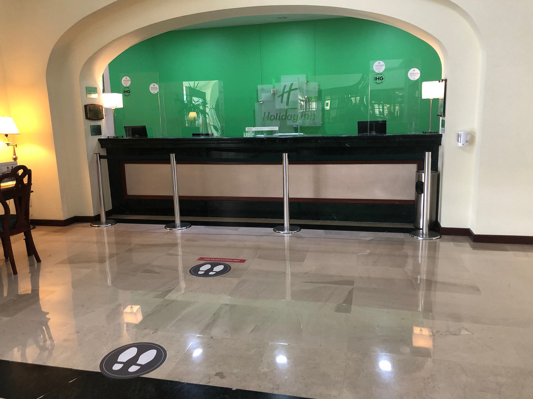 假日酒店度假村主图