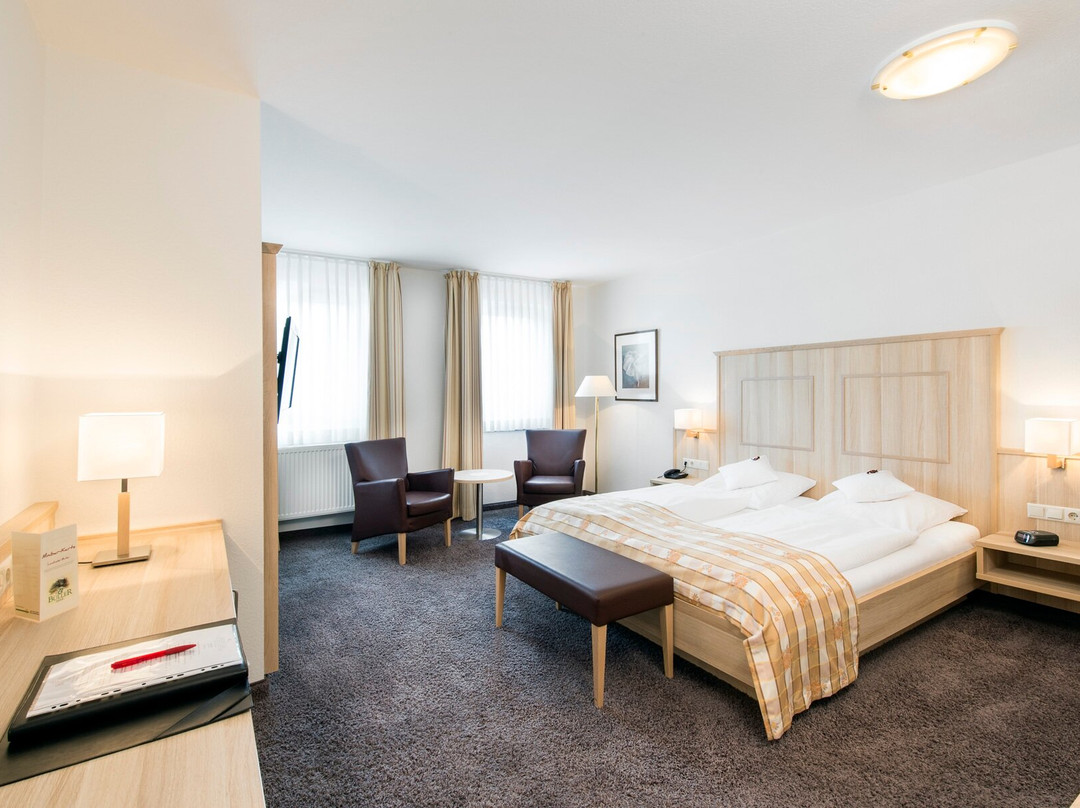 布勒兰德酒店主图