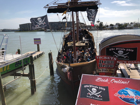 The Pirate Ship At John's Pass-马德拉海滩必去景点