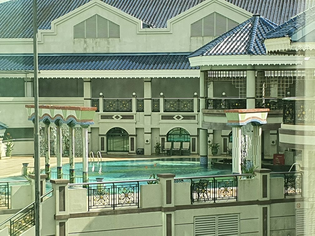 里兹群国际酒店主图
