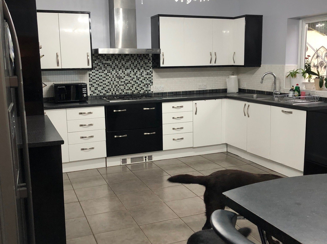 Westwood Guest House & Whole House Let主图