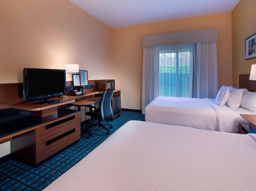 蒂夫顿费尔菲尔德客栈及套房酒店主图