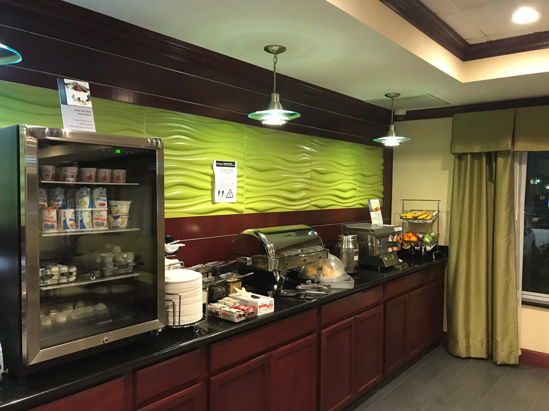 Best Western Plus Pratt主图