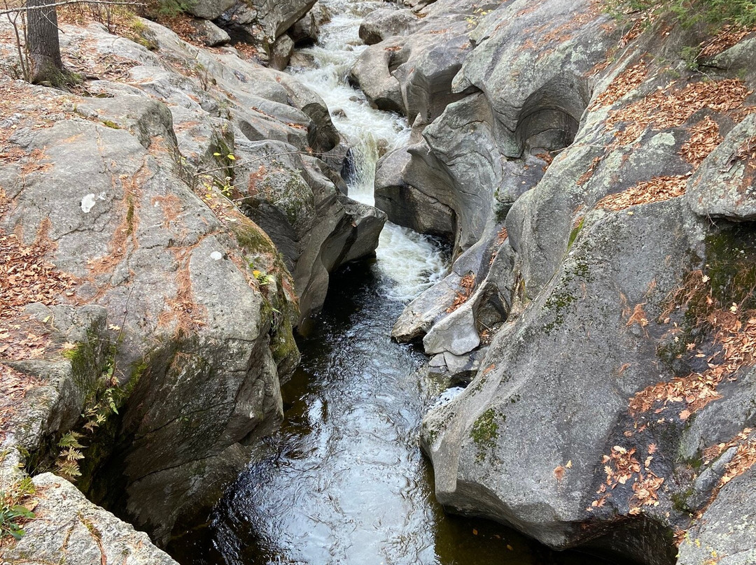 Sculptured Rocks Natural Area-Hebron必去景点