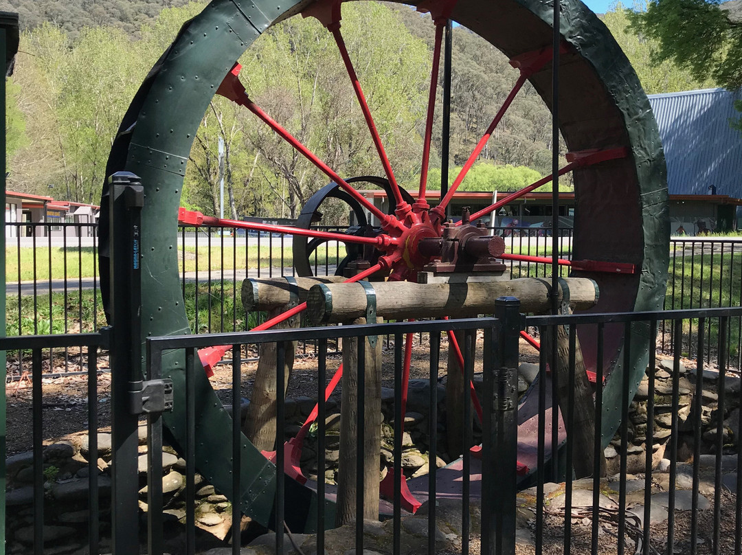 Eric Mccoy Water Wheel-Harrietville必去景点