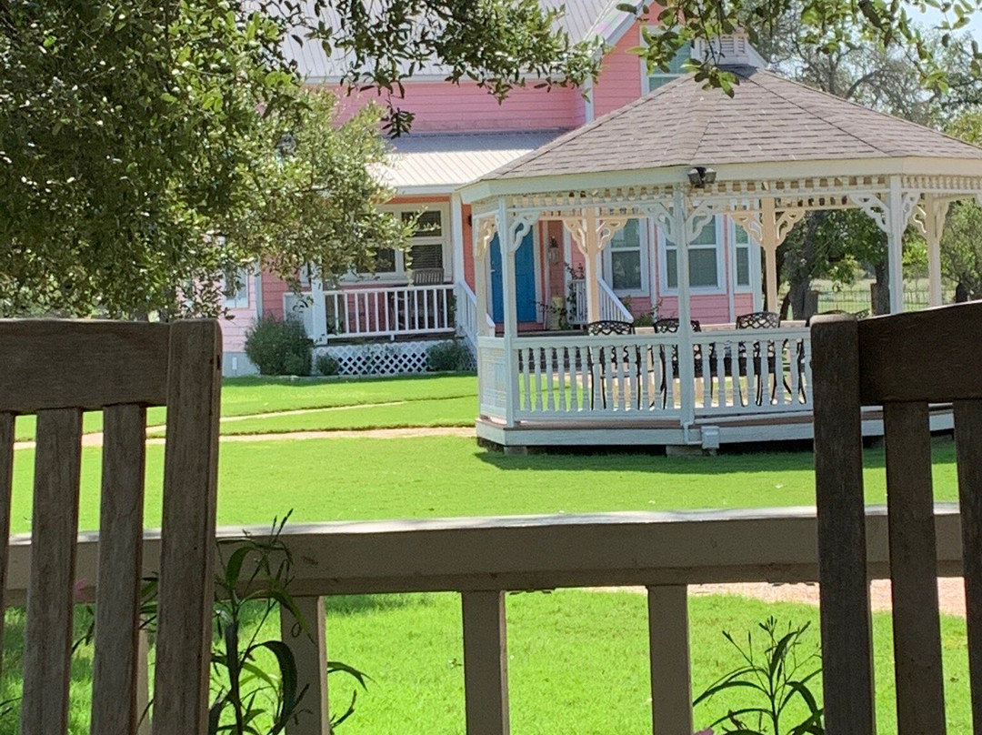 Yellow House Bed and Breakfast主图