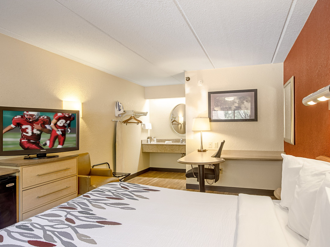 Red Roof Inn Erie – I-90主图