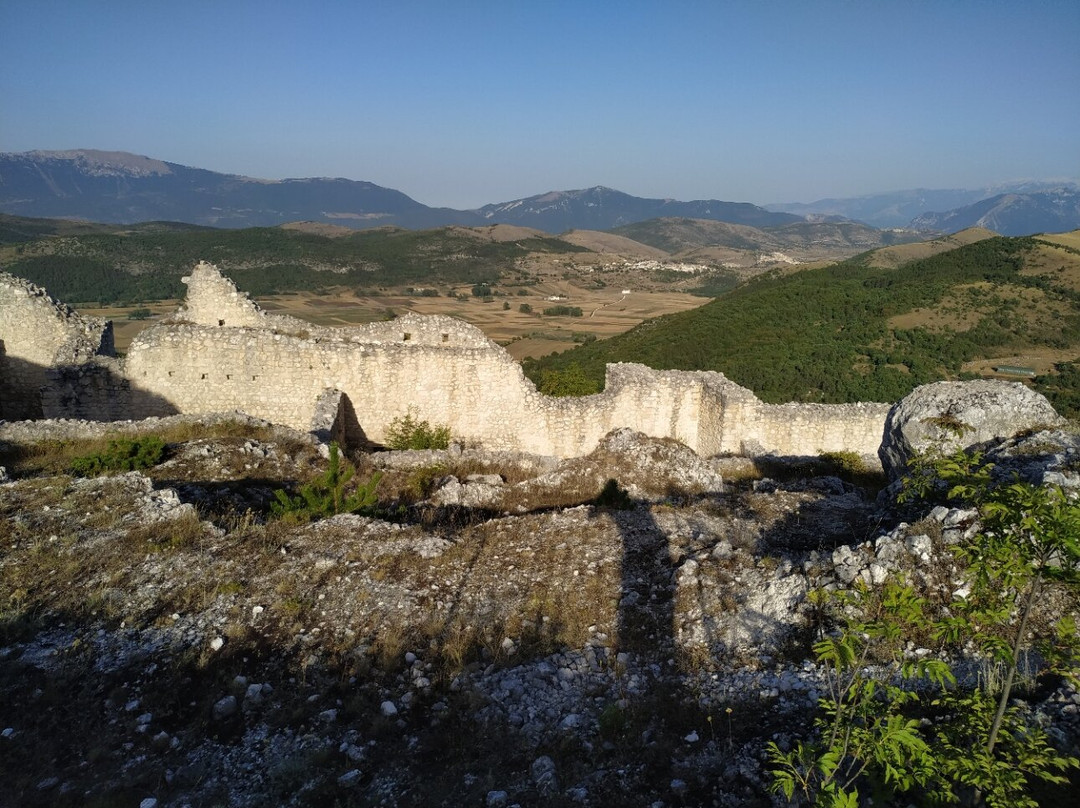 Castello di Bominaco景点图片