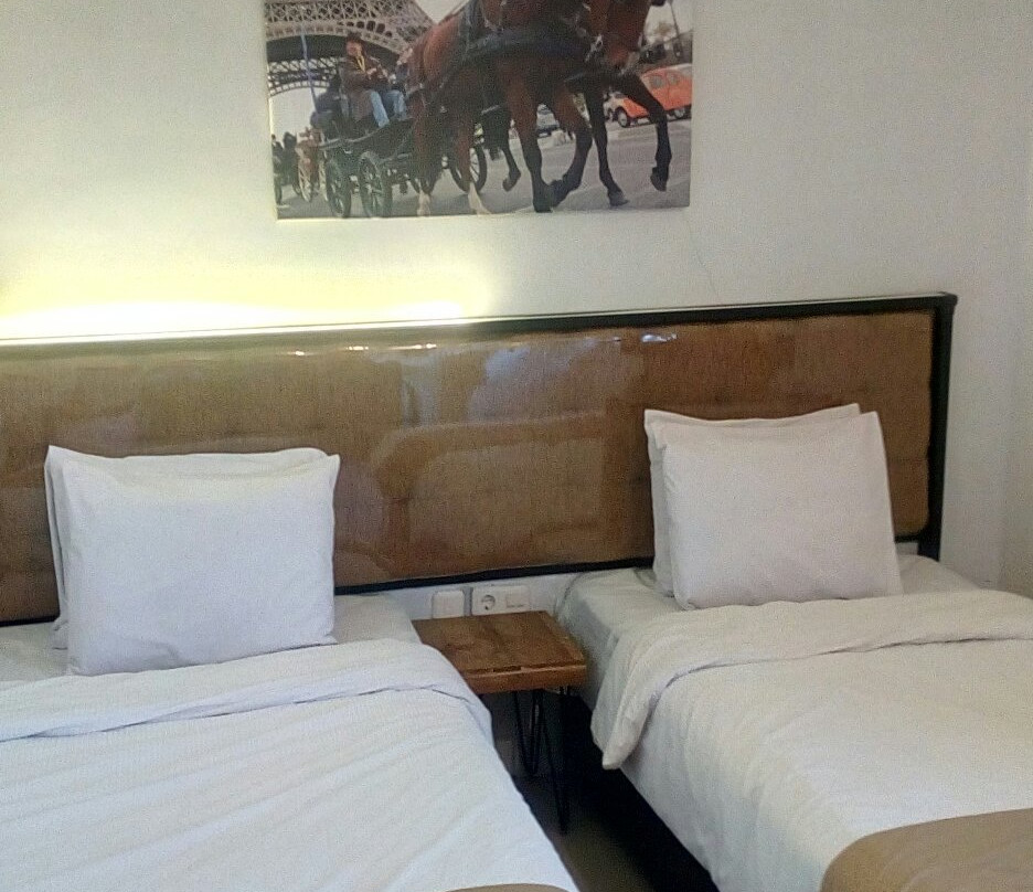 De La Charis Tuban by Waringin Hospitality主图