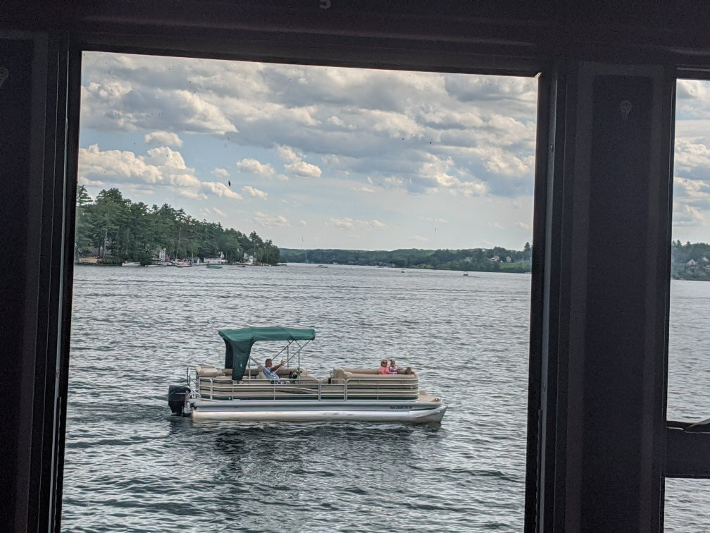 Winnipesaukee Pier-Weirs Beach必去景点