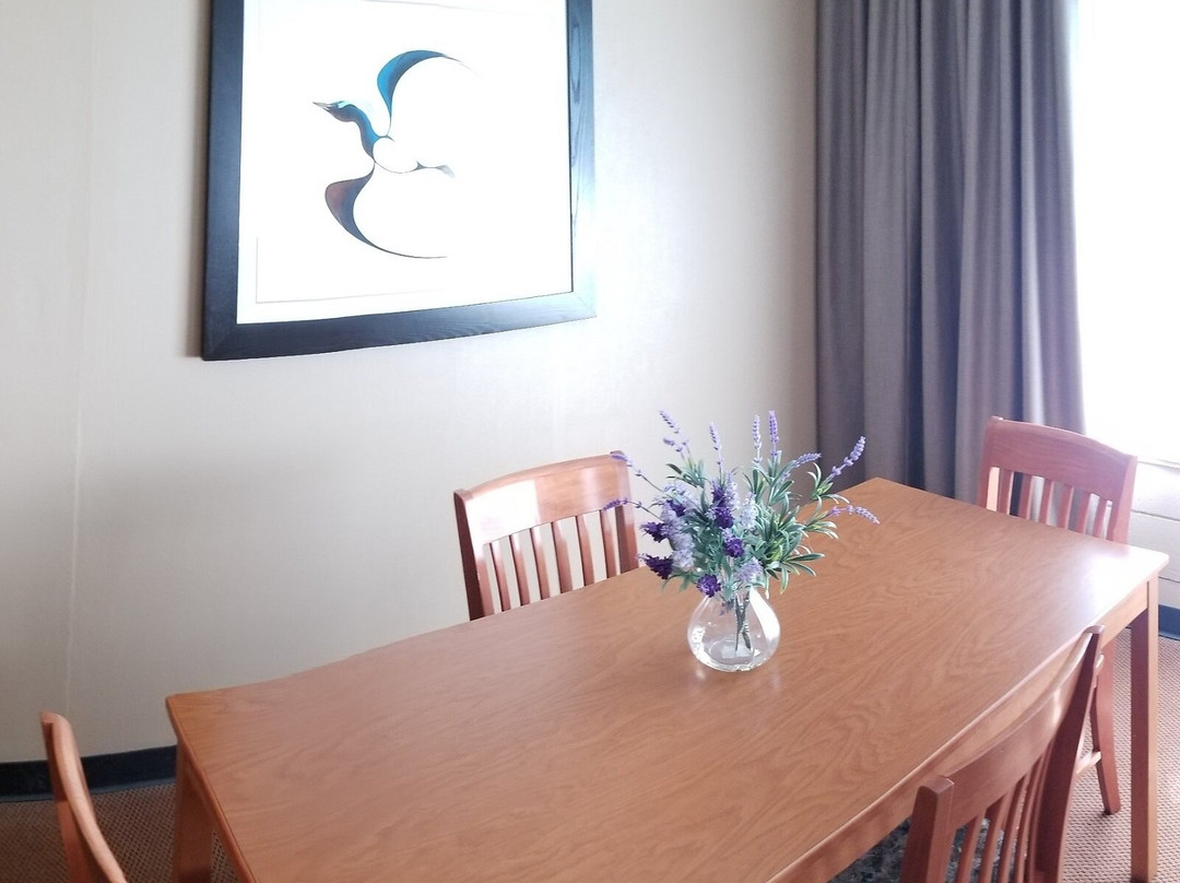 Bonnyville Neighbourhood Inn主图