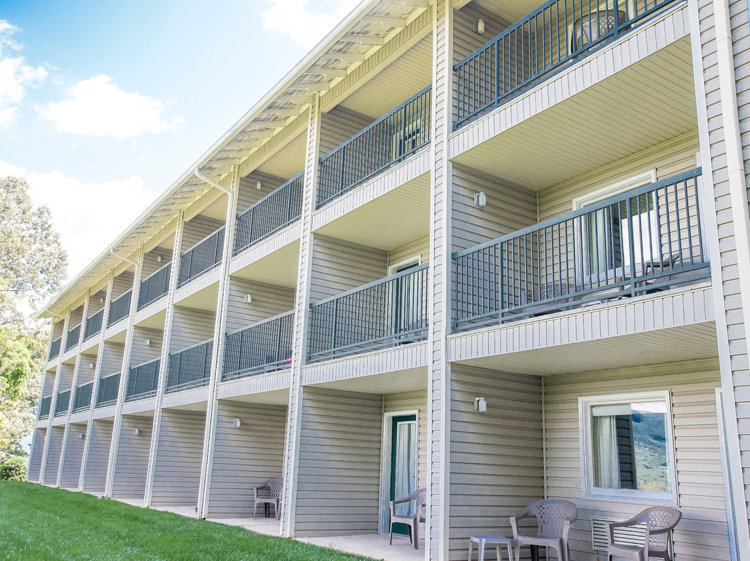 Lake Chatuge Lodge主图