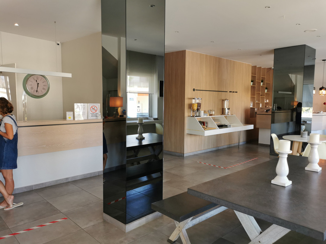 Theofilos City Hotel主图