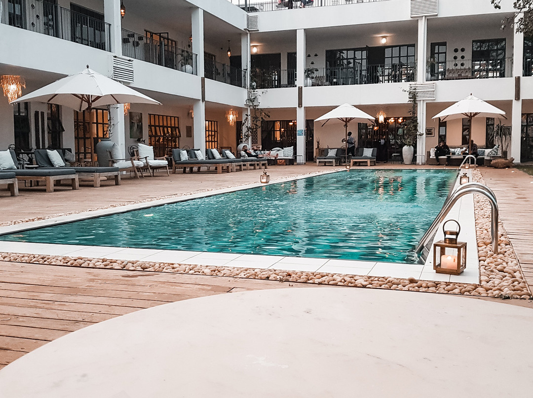 Latitude 0 Degrees Hotel主图