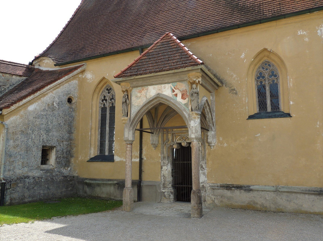 St.Hedwig Kapelle-博格豪森必去景点