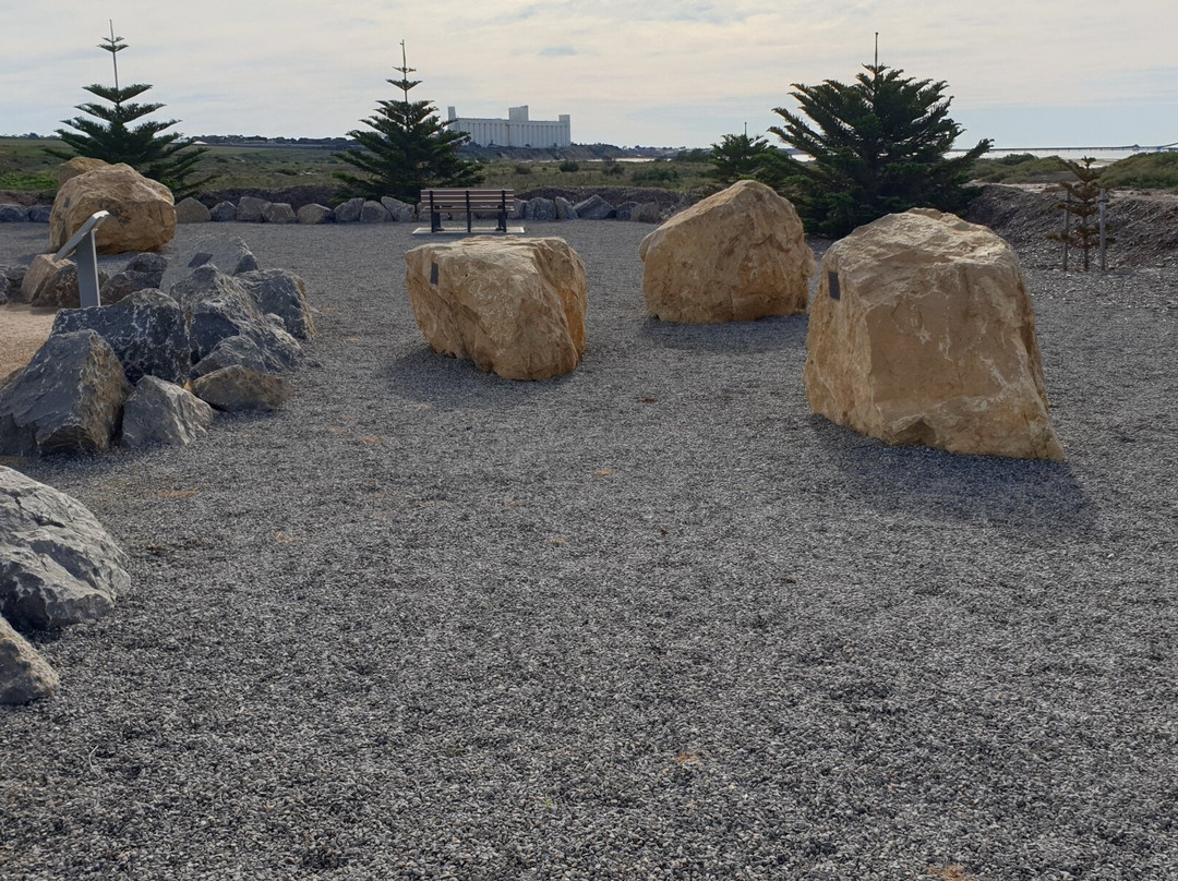 Sperm Whale Memorial-Ardrossan必去景点