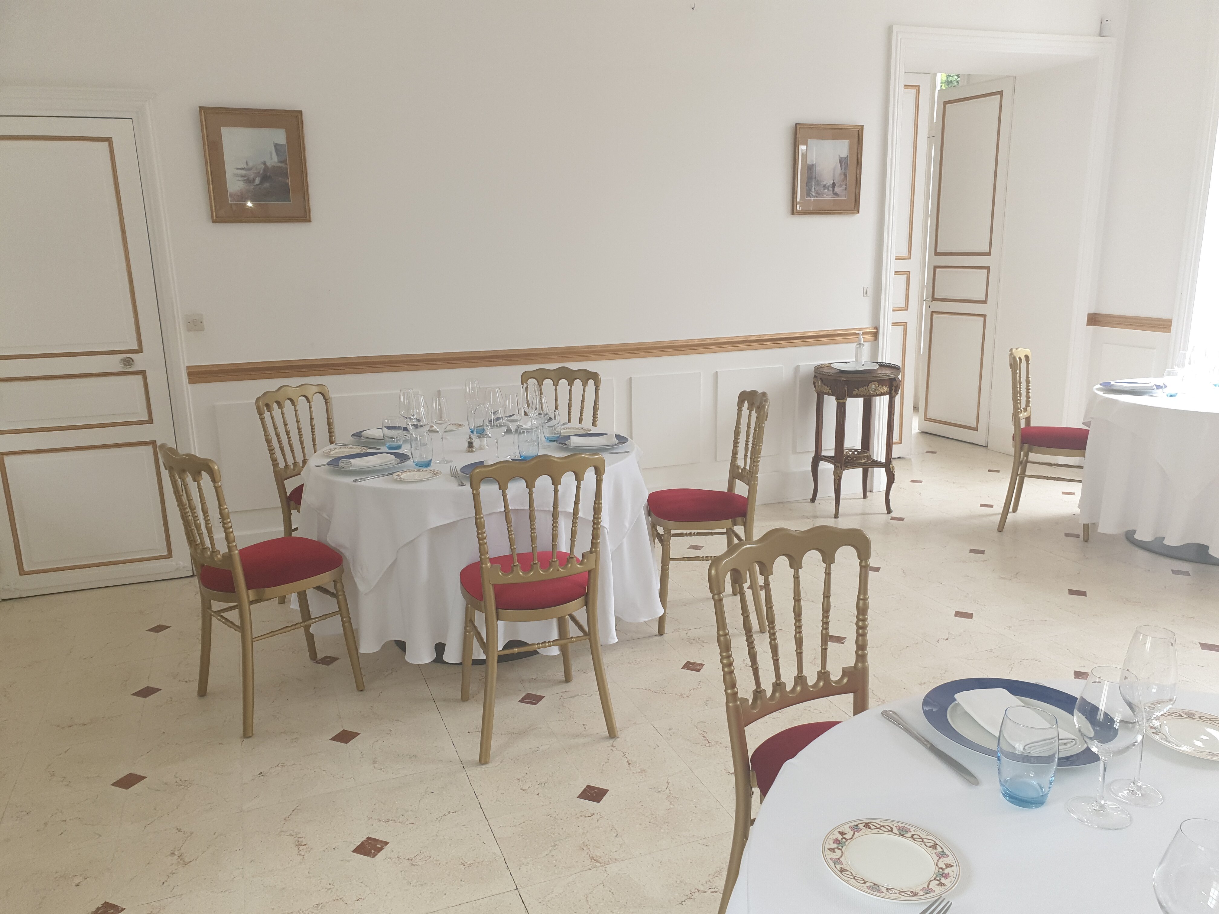 Chateau de la Marjolaine-餐饮