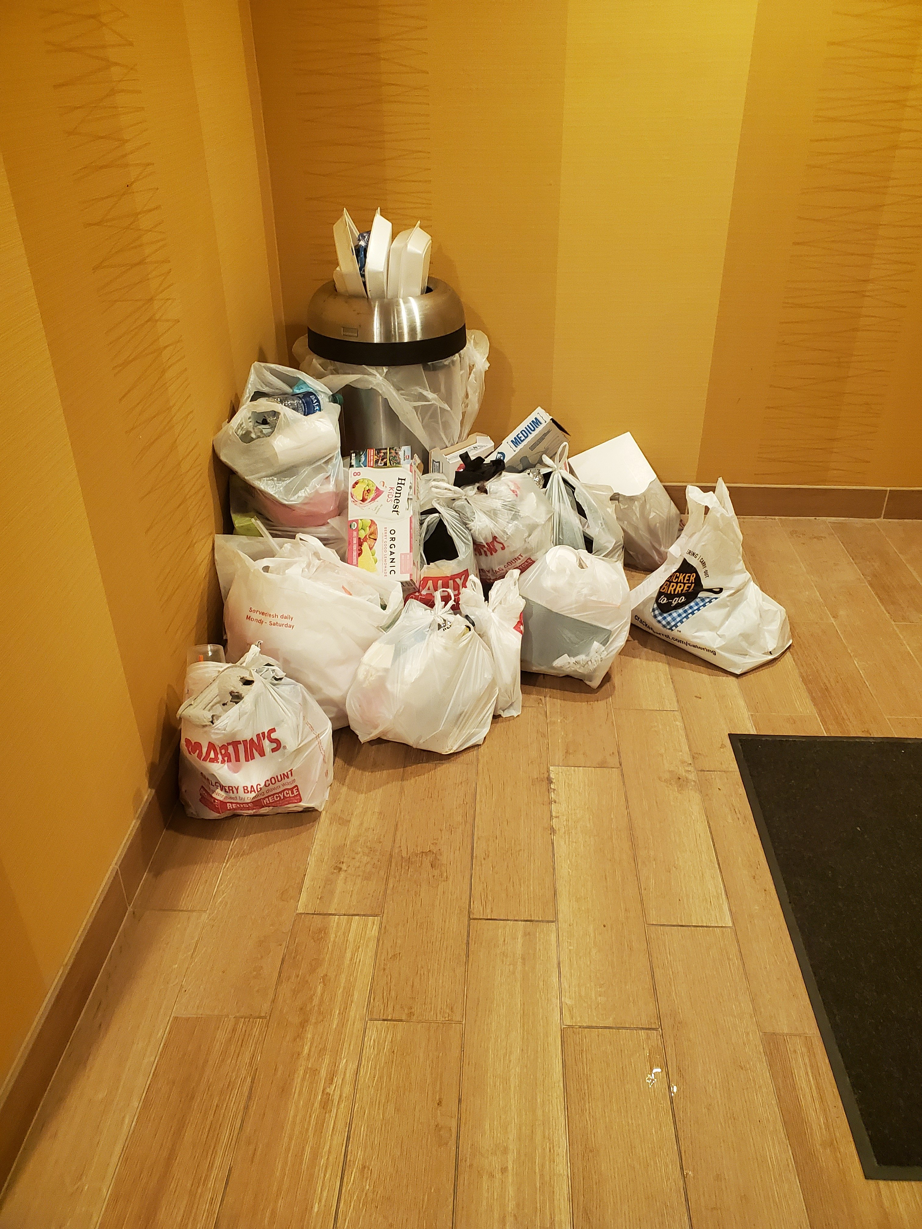 Fairfield Inn & Suites Martinsburg-浴室