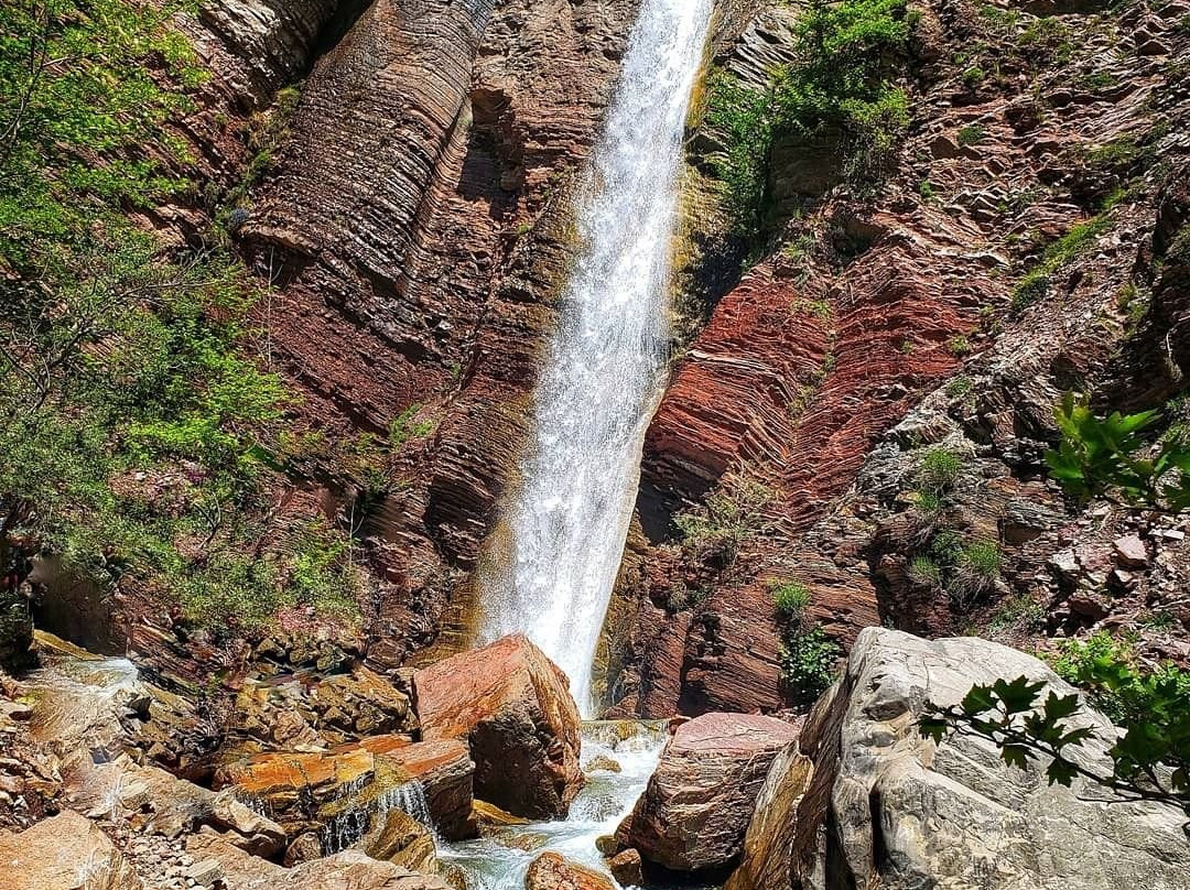 Shengjergji Waterfall景点图片