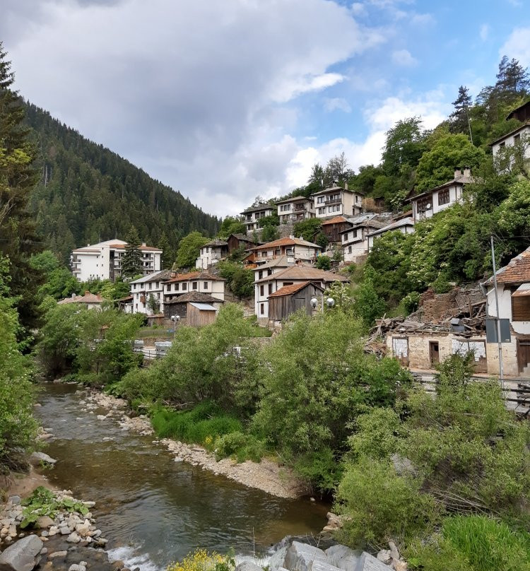authentic Rhodopean architecture-Shiroka Laka必去景点