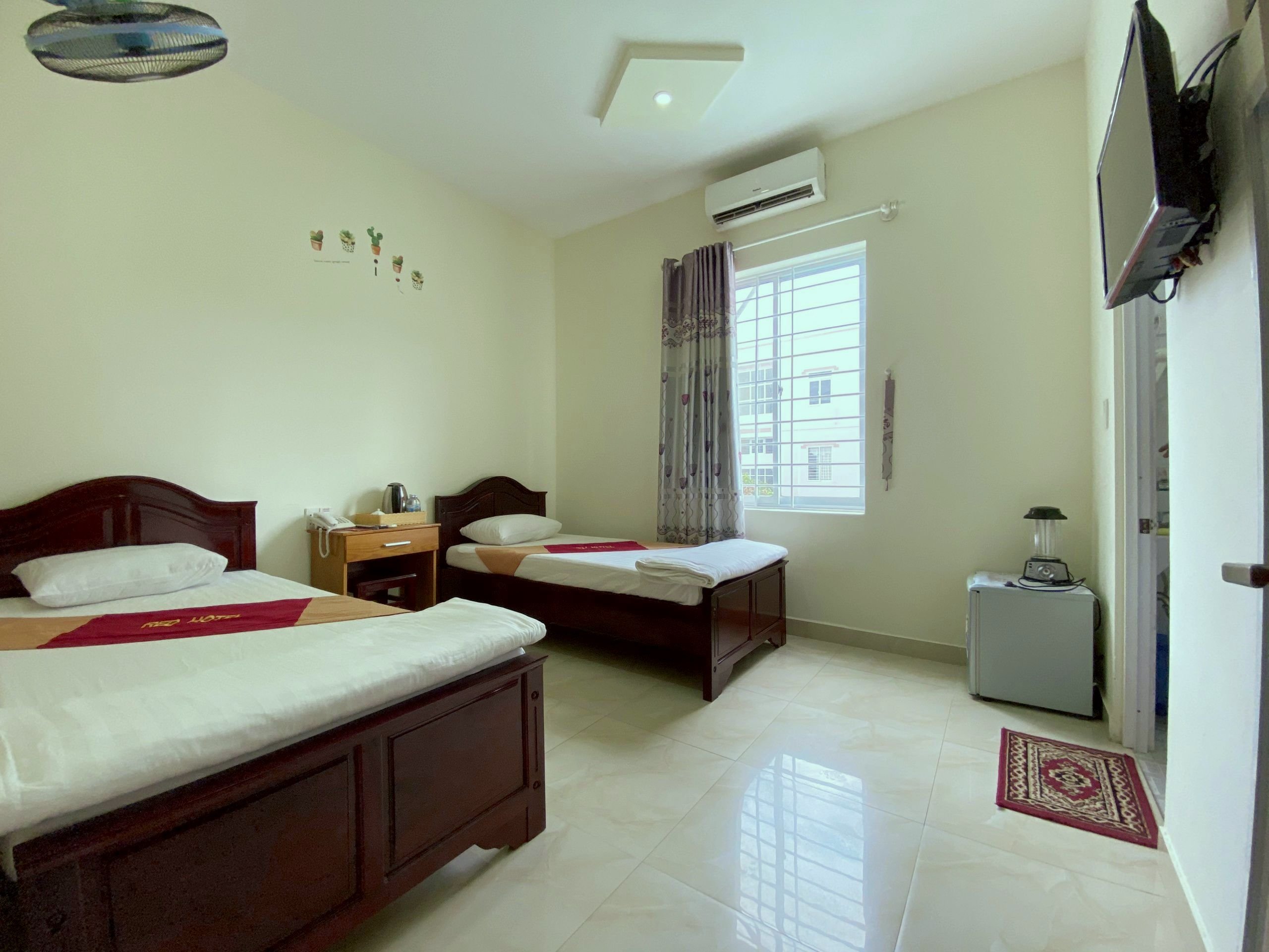Red Hotel-官方