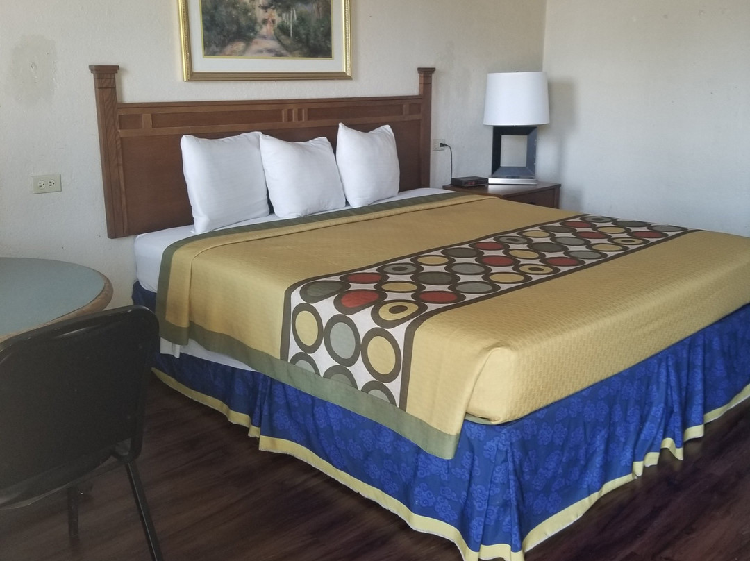 Colonial Motel主图