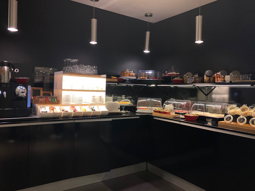 Air Rooms Madrid Airport by Premium Traveller主图