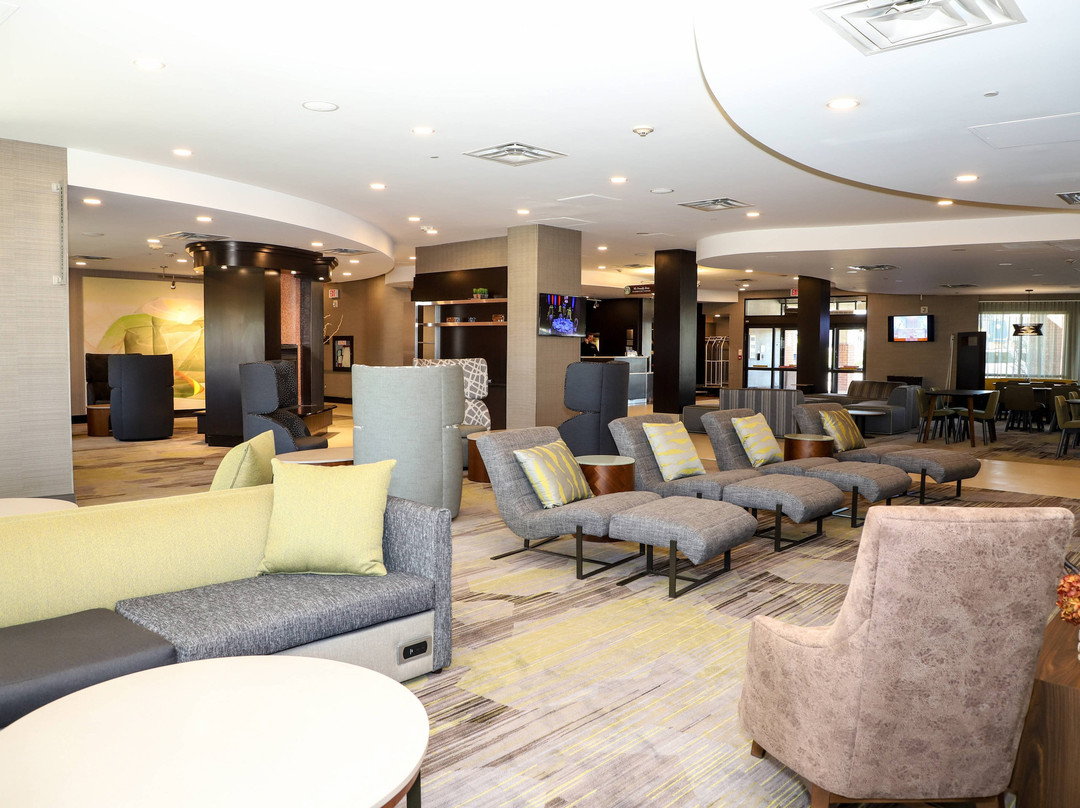 Courtyard by Marriott Toronto Brampton主图