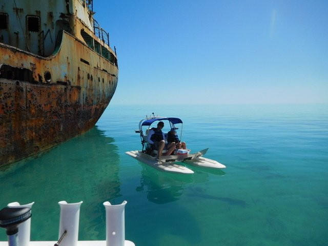 High Wave Tours-普罗维登西亚莱斯必去景点