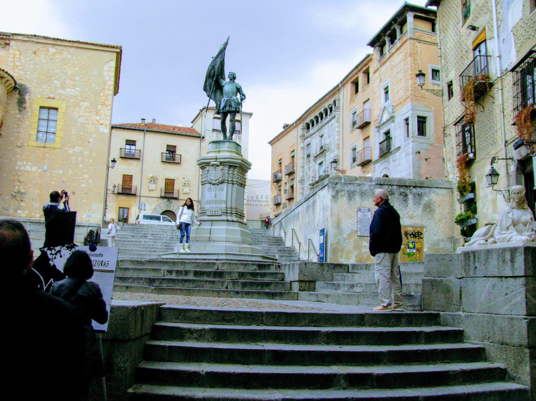 Monumento a Juan Bravo景点图片