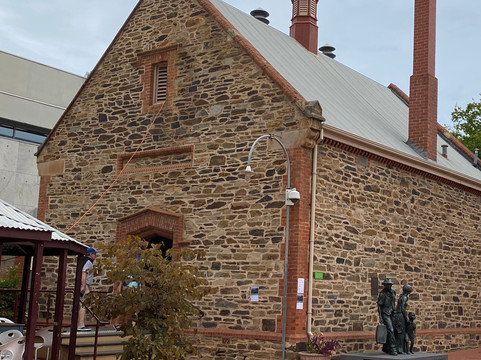 Down to Earth Tours-阿德莱德必去景点