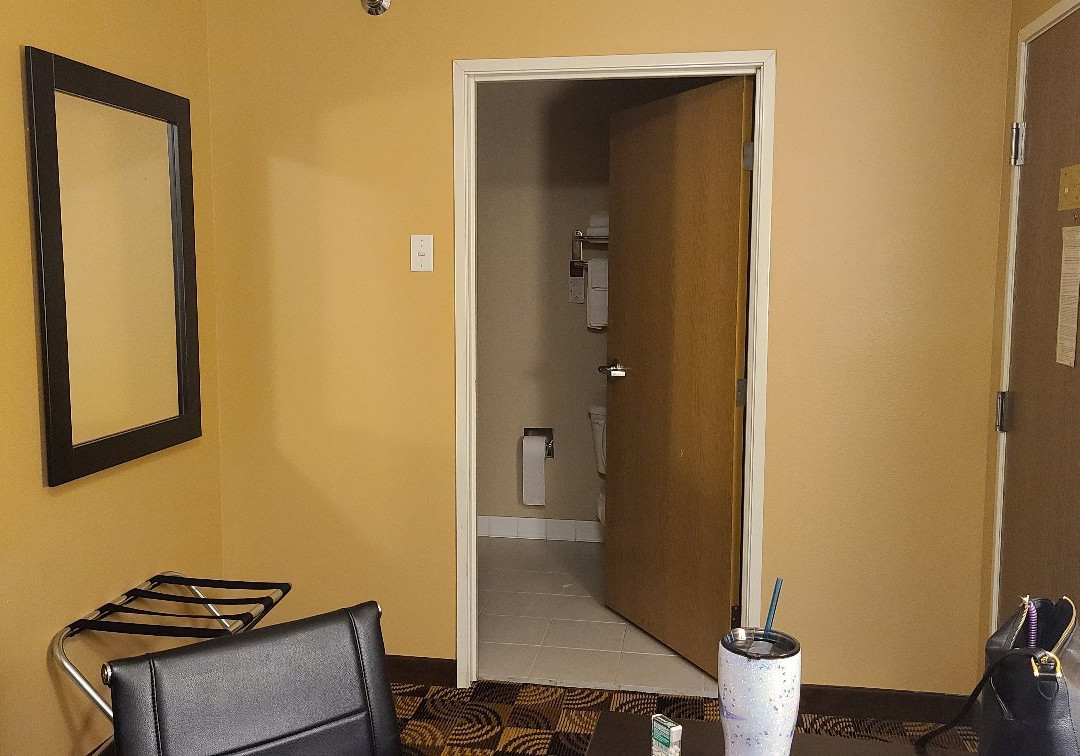 Hawthorn Suites By Wyndham Oak Creek/Milwaukee Airport主图