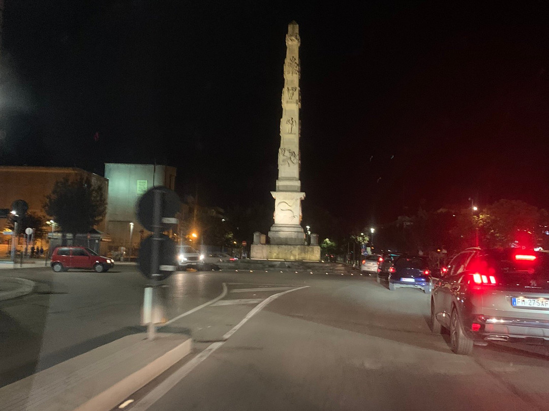 Obelisco-莱切必去景点
